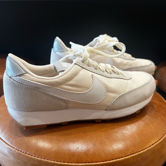 Nike Daybreak Sneakers in White Gum - Picture 5 of 8